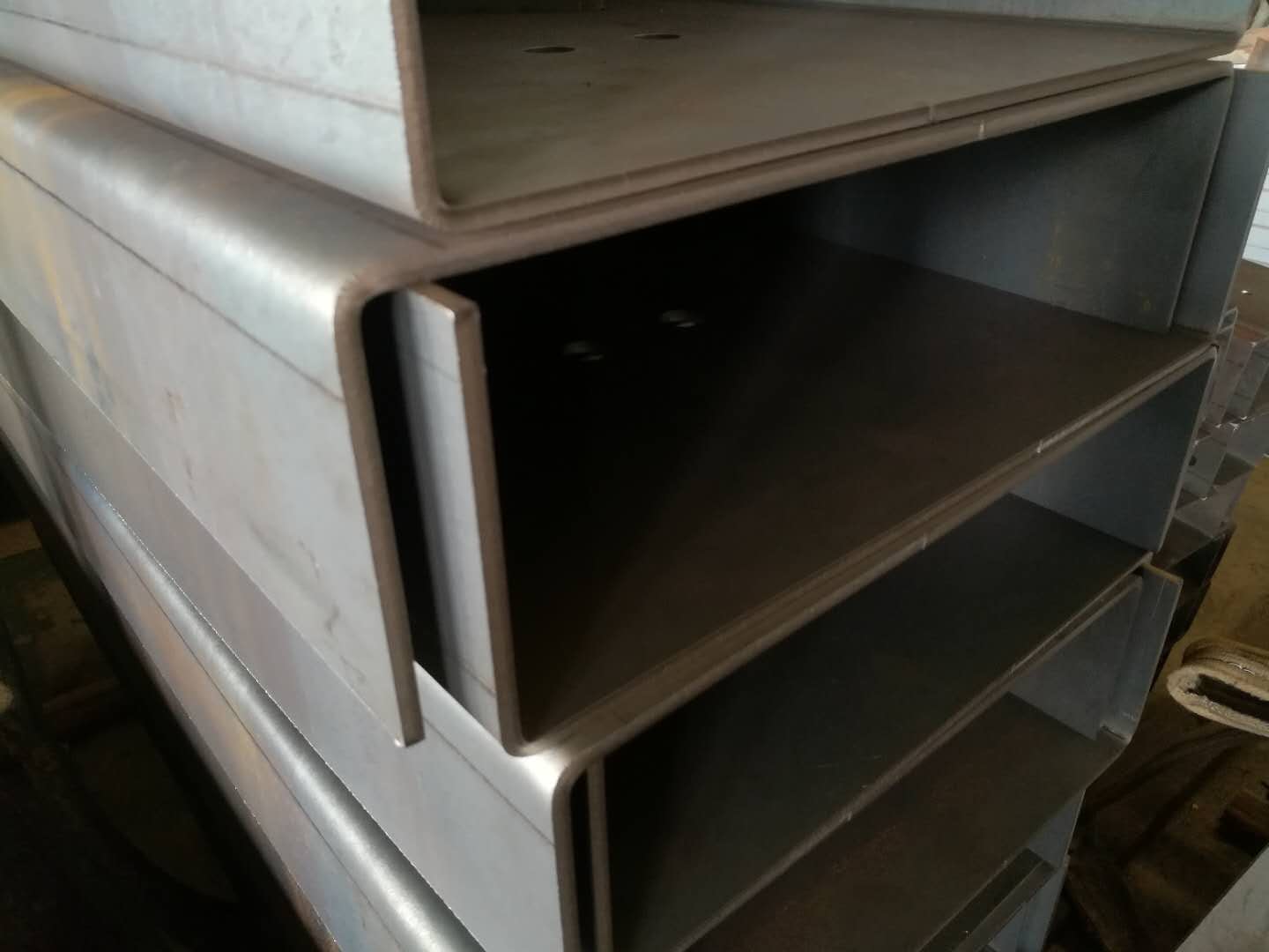 佛山豪峻中厚板折彎加工，數(shù)控折彎，角度精準(zhǔn)