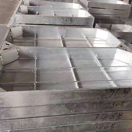 用不銹鋼做出來(lái)的井蓋有什么用途和好處