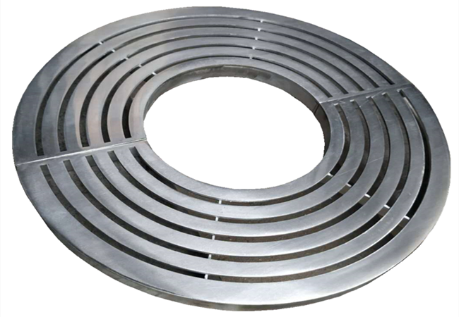 佛山市中心7000多個樹池蓋板換“新容貌”