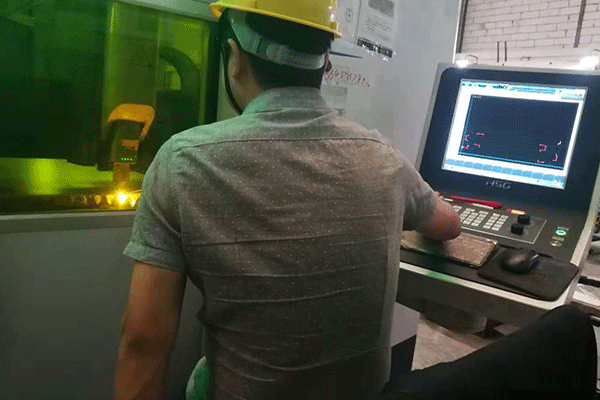 激光切割加工機(jī) 激光切割加工機(jī)